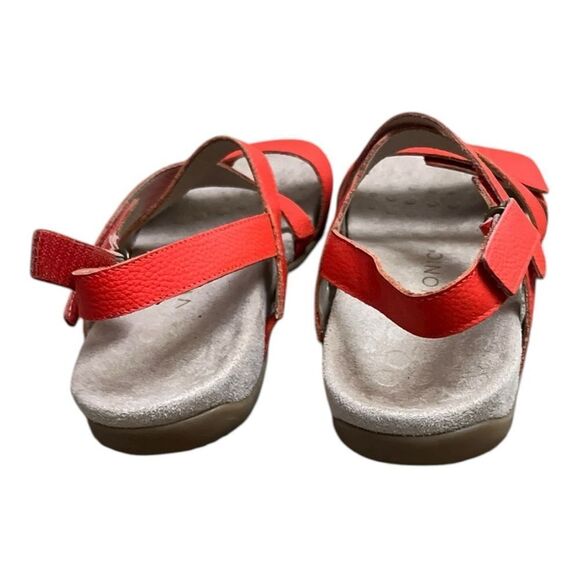 NWOB- Vionic Sandals - Picture 5 of 6